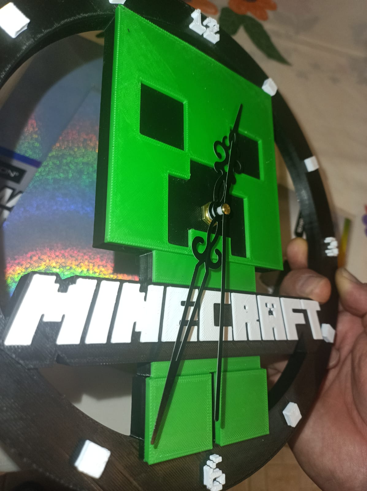 Reloj Analogico Moderno de MINECRAFT con Pila AA (Incluida)